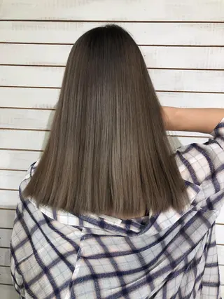 セミロング カラー 🦋美髪／エクステ 🦋アベイクミのヘアスタイル