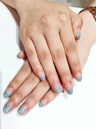 ネイル 指名支持率NO.1 スタイリストのヘアスタイル