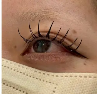 マツエク・マツパ 佐藤琴実 ⭐️江坂のヘアスタイル