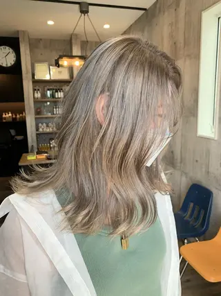 ミディアム Welila by haku所属・Yuuki ウェリラバイハクのヘアスタイル