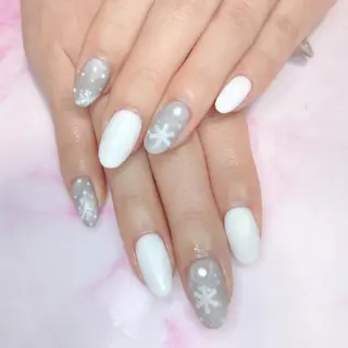 ネイル エステとネイル ローズコンフォートのネイルデザイン