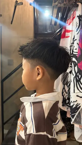 ショート Bernie boyのヘアスタイル