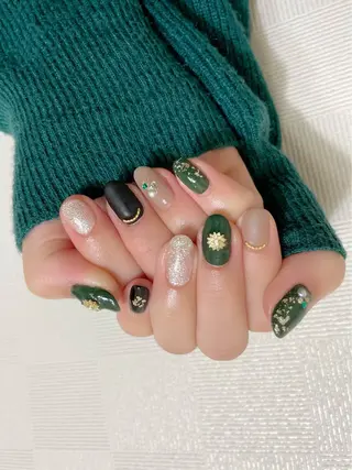 ミディアム え まのネイルデザイン