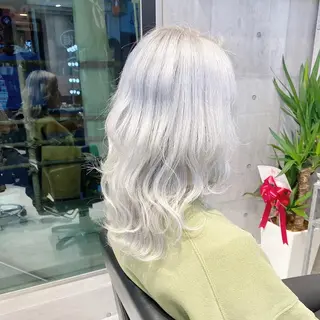 セミロング カラー ハイトーン髪質改善 🎀🐰堀川智史🎀のヘアスタイル