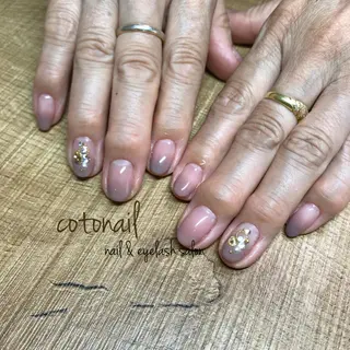 ミディアム ネイル ツメトマツゲ .のネイルデザイン