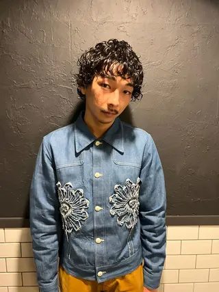 ショート パーマ メンズ 退色まで透明感ある ダブルカラー/リクのヘアスタイル