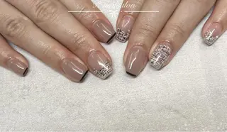 ミディアム R NAILSALONのネイルデザイン