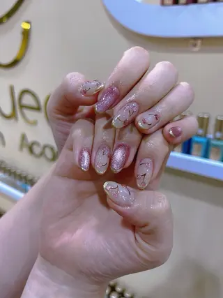 ネイル MQueen ネイルサロンマルのネイルデザイン