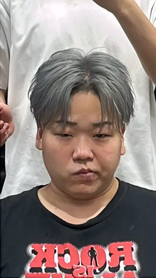 カラー ブリーチ1000円！ メンズ特化板倉高史郎のヘアスタイル