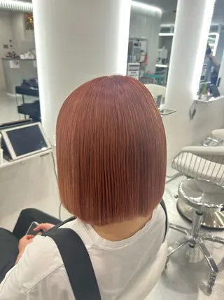 ショート カラー あやめ🪽 オリーブ/ハイトーンのヘアスタイル