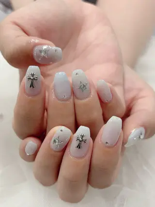ネイル Zir nail 津田沼店所属・☁️ ゆい 🧸💛のネイルデザイン