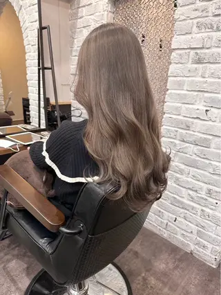 カラー Mejia Riseのヘアスタイル