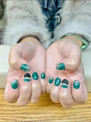 ネイル ネイルサロンエーナイン札幌大通本店所属・宇野 舞美のネイルデザイン