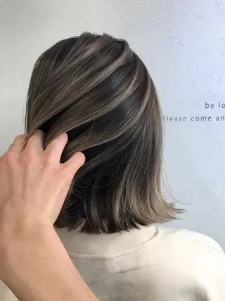 ミディアム 河合 真理子のヘアスタイル