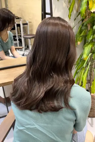 ロング メンズバレイヤージュ 斉藤春のヘアスタイル