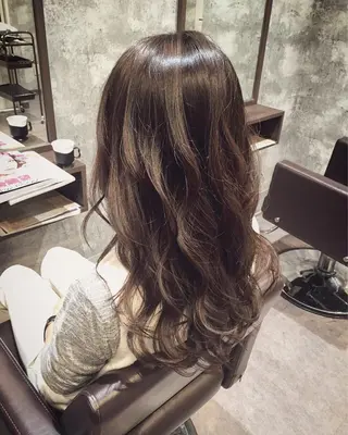 セミロング カラー due hair 京都駅前店 MILBON オージュア認定サロン【デューヘアー】所属・ハイトーンブリーチ 土坂　由志【京都】のヘアスタイル