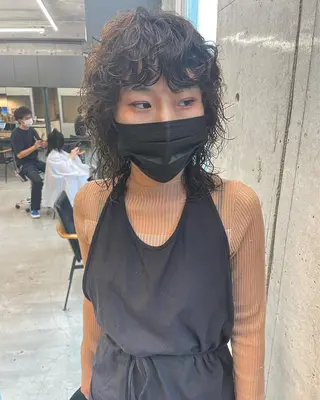 ミディアム パーマ 佐伯 和佳のヘアスタイル