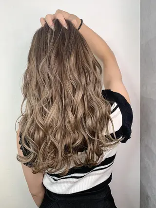 セミロング アンダーバーホワイト 堺東店のヘアスタイル