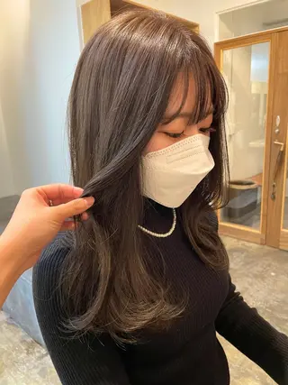 ミディアム オリーブカラー 長谷川のヘアスタイル