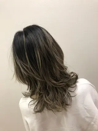 ミディアム カラー 田鎖 英樹のヘアスタイル