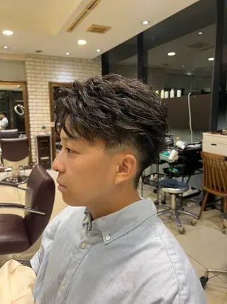ショート メンズパーマ 岩成健志郎のヘアスタイル