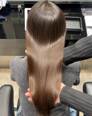 カラー こせ 煌星のヘアスタイル