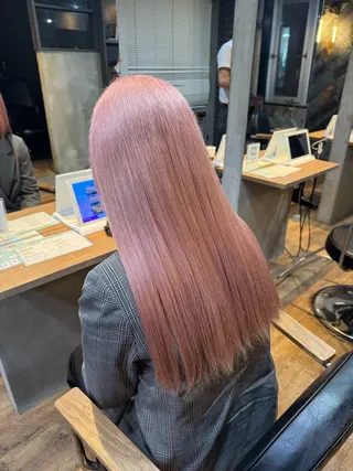 ロング カラー Eleanor spa&treatment 札幌店内にあるシェアサロン【WHITE】所属・シルクハイトーン / 髪質改善🦋MIKUのヘアスタイル