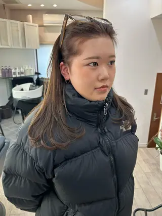 セミロング カラー 180° OneEightyDegrees 中目黒所属・Himari 【ハイトーンカラー】のヘアスタイル