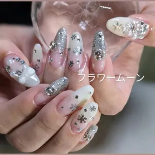 ネイル フラワー ムーンのネイルデザイン