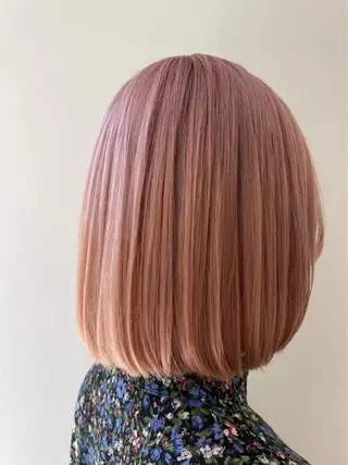 セミロング カラー 秋葉原オタク向け美容室OFF-KAi!!所属・渡部凌我 小顔ウルフ ハイトーンカラーのヘアスタイル