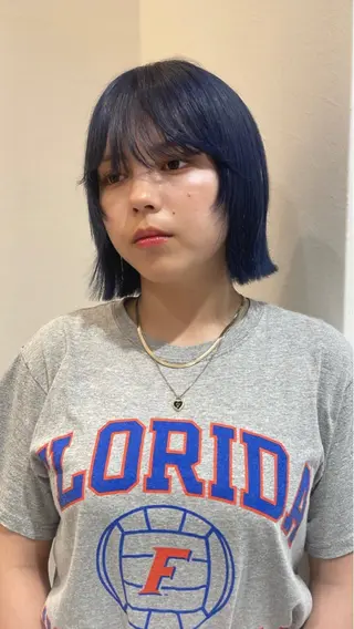 ショート カラー ofF élua所属・もりしま あやかのヘアスタイル