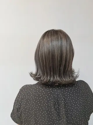 ミディアム 宮原 佳苗のヘアスタイル