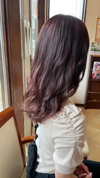 セミロング カラー 川元 汐音のヘアスタイル