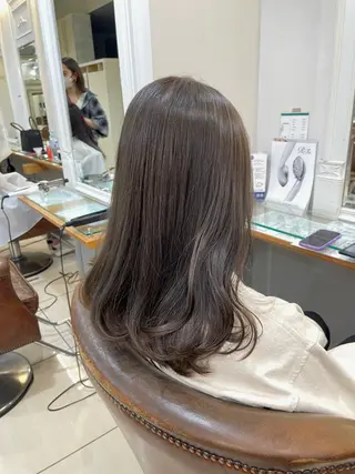 カラー moeka 表参道のヘアスタイル