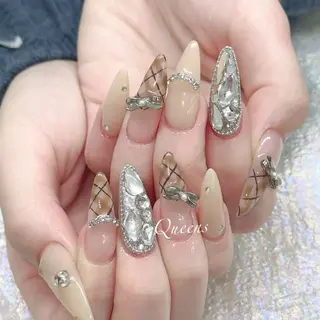 ネイル Queens 榊 まおのネイルデザイン