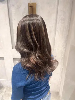 セミロング 【Hwyl】ヒュイル八王子【髪質改善】所属・✨髪質改善✨艶髪✨ MARIのヘアスタイル