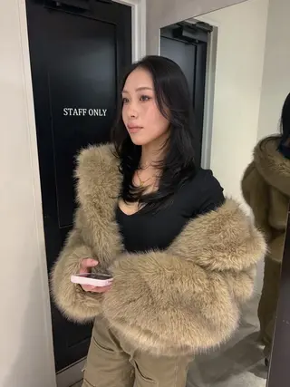 セミロング yurika☁️ 似合わせ｜レイヤーのヘアスタイル