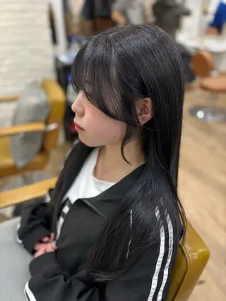 ロング カラー akira𝜗𝜚 ꙳.*透明感カラーのヘアスタイル