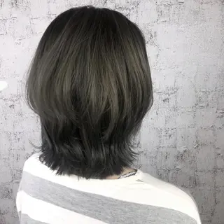 ミディアム カラー ベージュ/インナー カラー🤍Rieのヘアスタイル