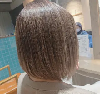 ミディアム カラー alushe 岡 陽子のヘアスタイル