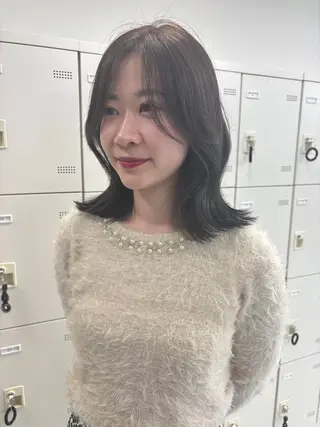 セミロング 韓国ヘア/ブリーチ無 しWカラー/オリーブのヘアスタイル