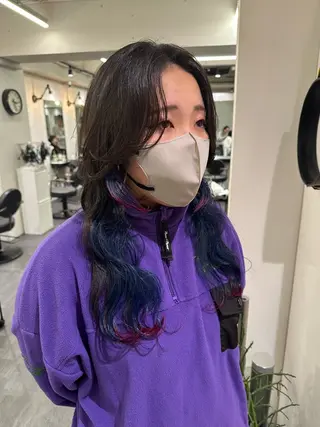 ロング カラー 梅田ハイトーン チダ ヒナノのヘアスタイル