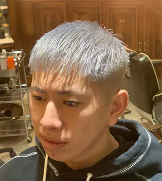 ショート カラー メンズ BINGO HAIR WORKS 【ビンゴヘアワークス】所属・🎱メンズフェード 特化HYOGA🎱のヘアスタイル