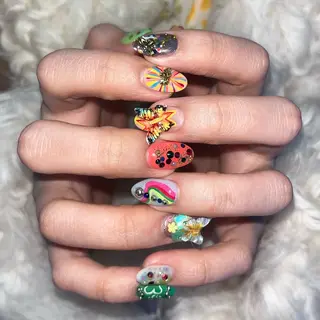 ネイル Mariris所属・ᗷᗩᑎSᗩ ᑎᗩIᒪ ՏᗩᒪOᑎのネイルデザイン