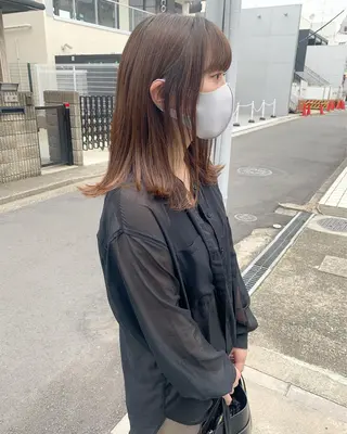 ミディアム 柔らかブラウン/顔周 りレイヤー♡ユウシのヘアスタイル