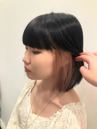 ミディアム カラー SOLA .のヘアスタイル