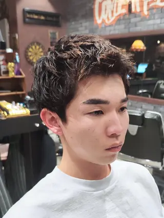 ショート パーマ メンズ FourCornersCutShop3/cent栄フェード刈り上げメンズ専門所属・フェード/パーマ☀ 安部佑希のヘアスタイル