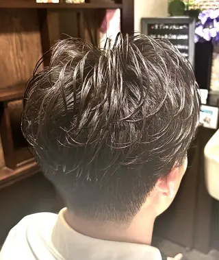 ミディアム パーマ メンズ 麻布山本所属・麻布 山本のヘアスタイル