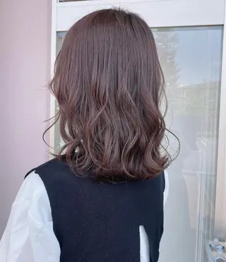 ミディアム カラー 阿部 響香のヘアスタイル