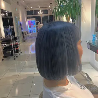 カラー I. NARUSEのヘアスタイル